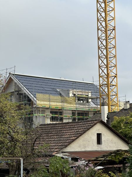 Komplettes Integral-Dach am Zürichsee – B-Solartec AG (Aufnahme 1)